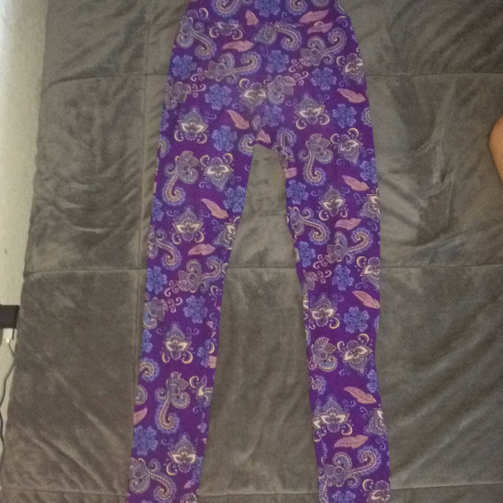 Purple paisley leggings
